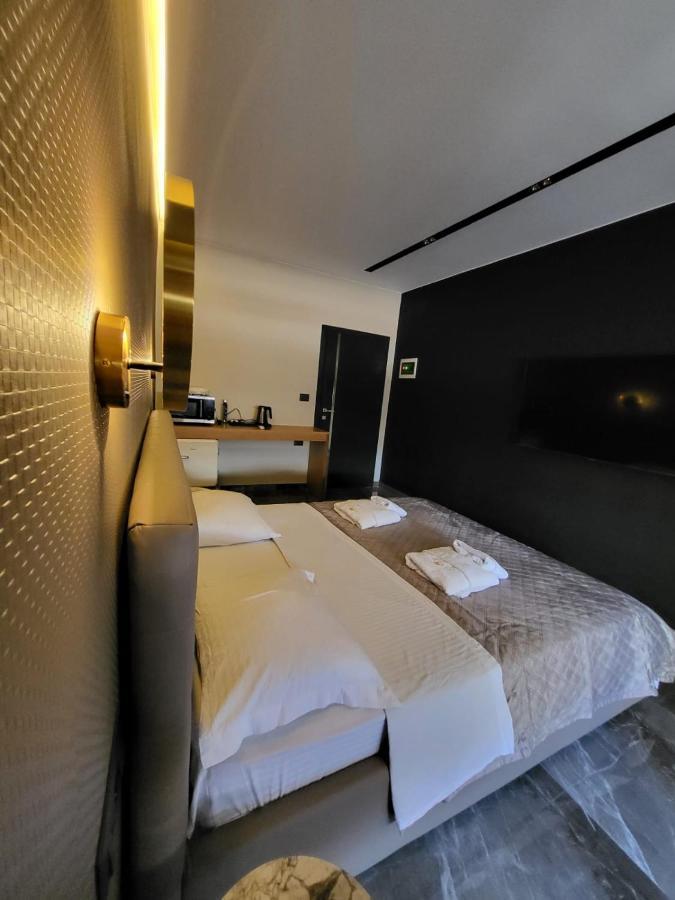 La Mirage Apartment 04 Tirana Exteriör bild